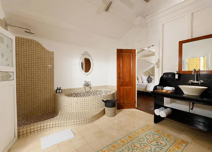 Puri Tempo Doeloe Boutique فندق سانور